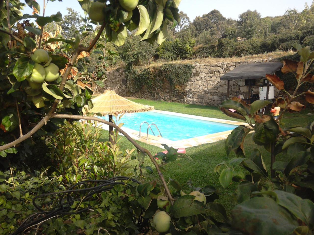Hotel Glamping Hills Santa Comba de Rossas Esterno foto